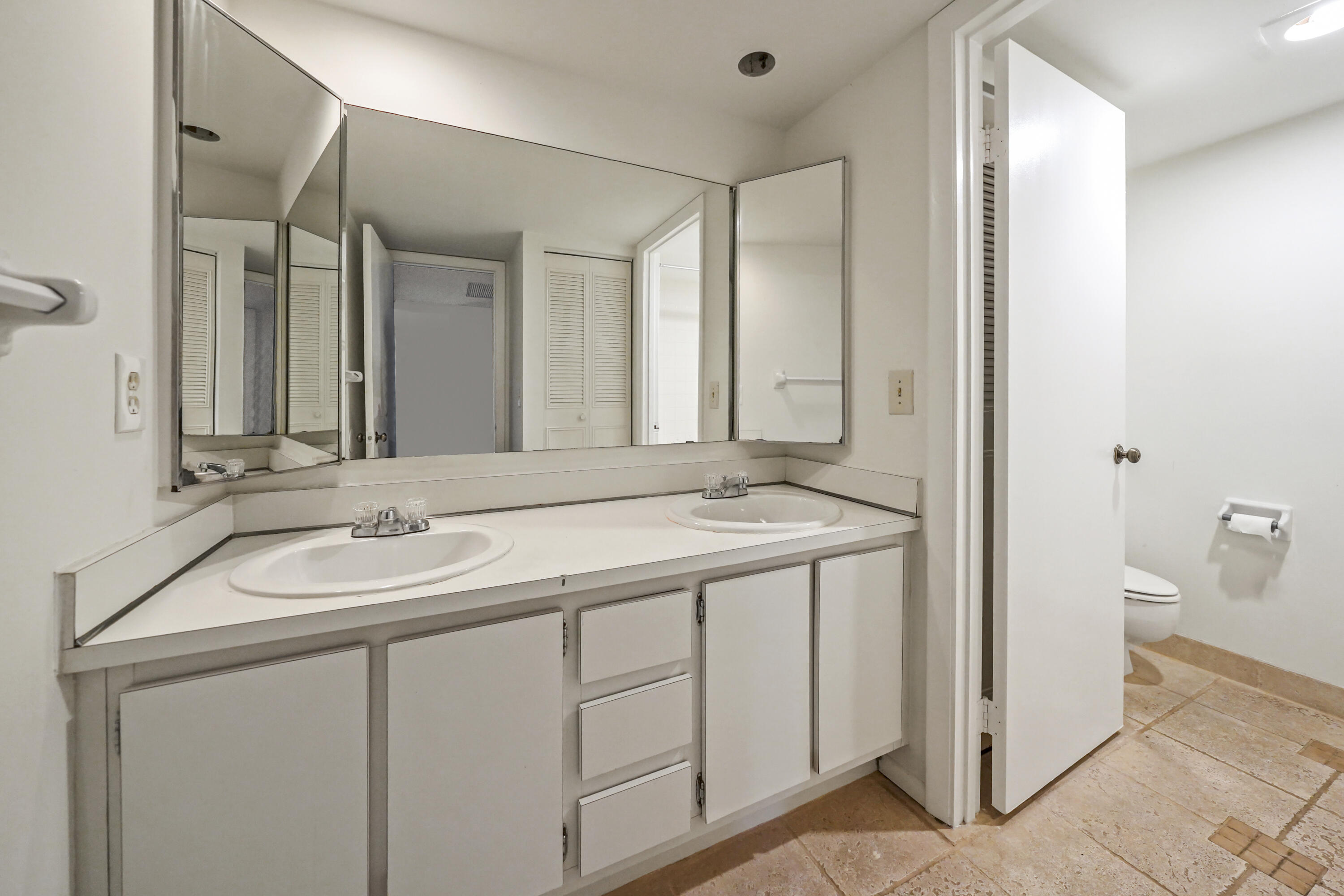 262 Woodland Road Palm Springs, FL 33461 - Photo 13 of 15 09