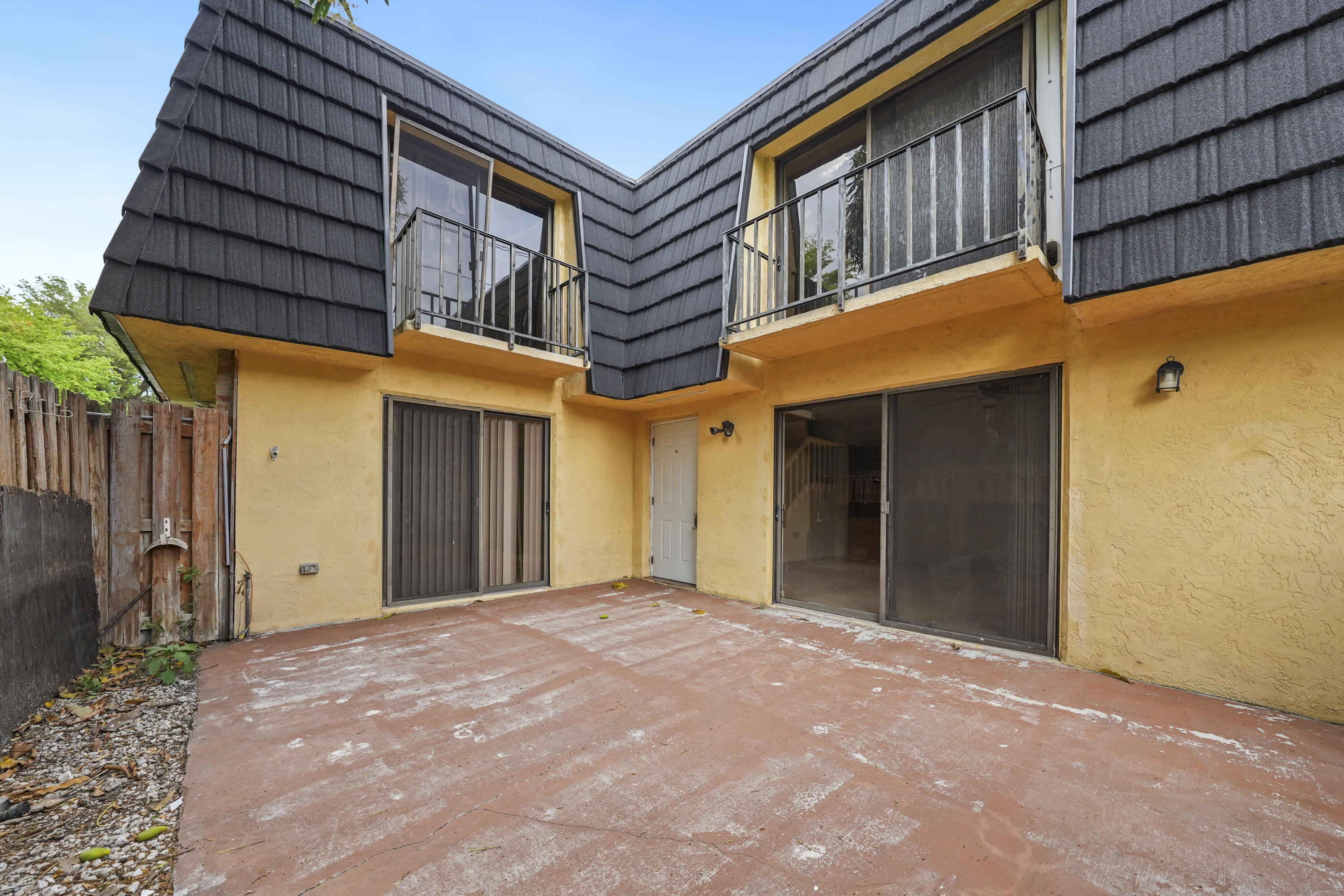 262 Woodland Road Palm Springs, FL 33461 - Photo 2 of 15 01