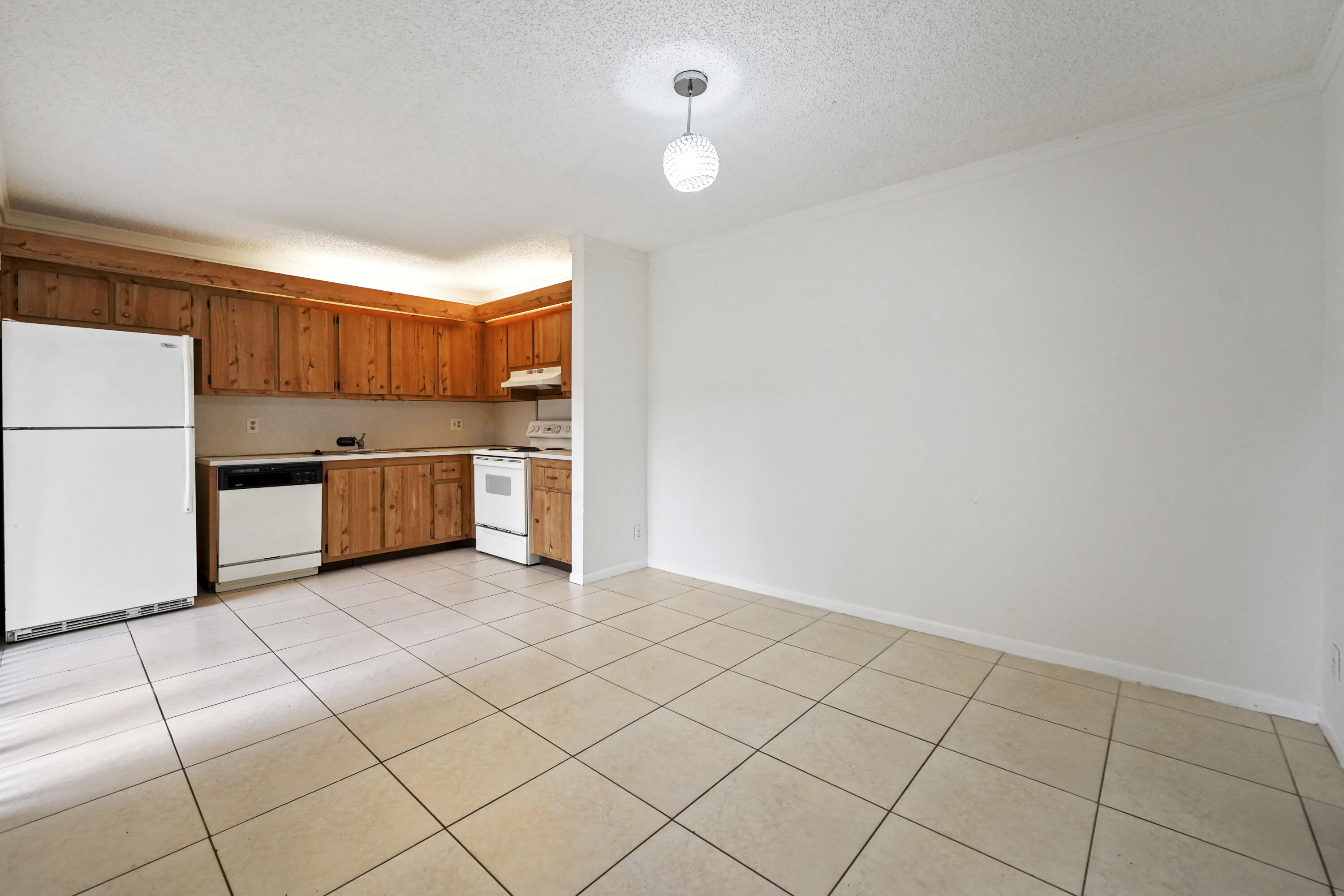 262 Woodland Road Palm Springs, FL 33461 - Photo 7 of 15 03