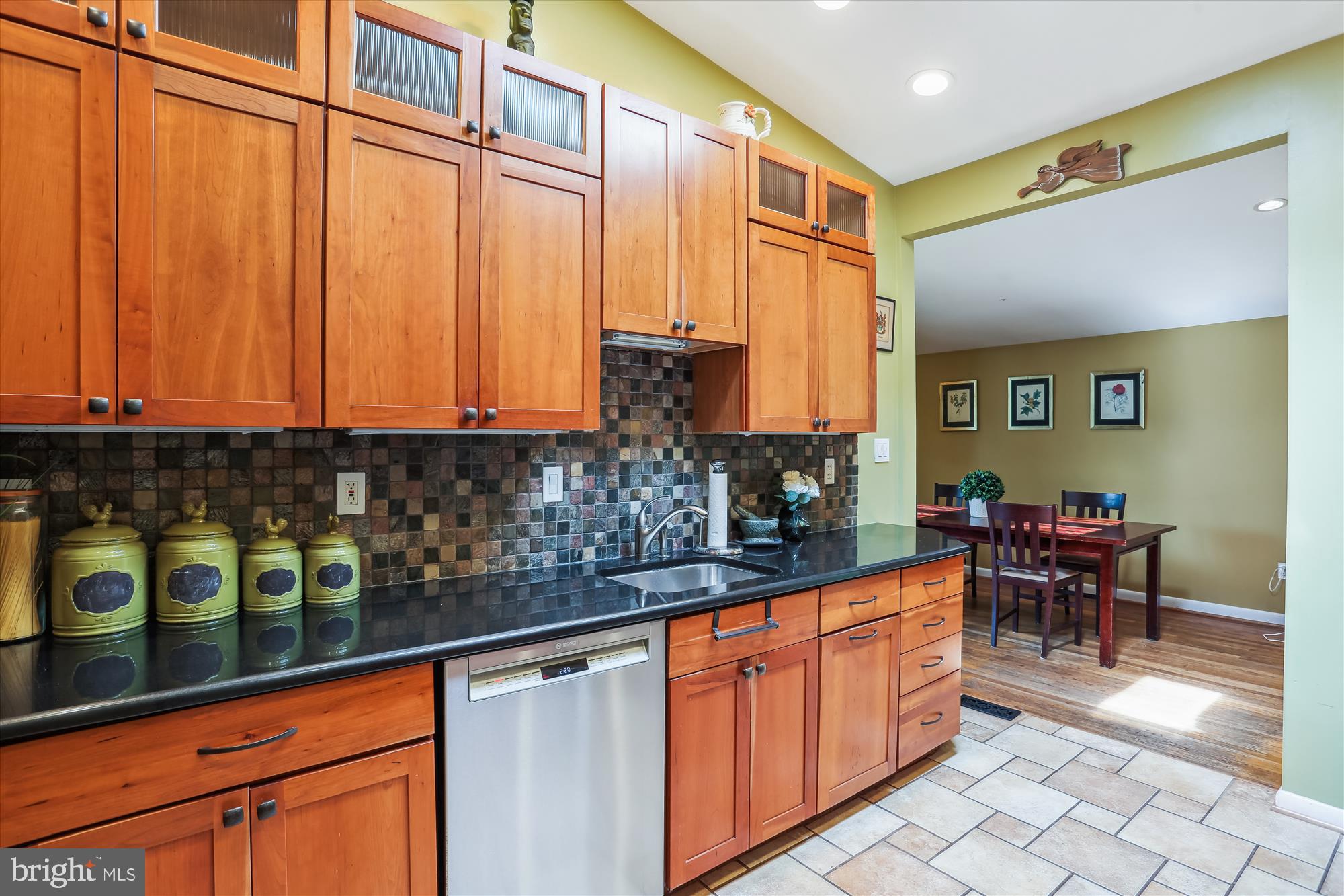 412 Sisson Court Silver Spring, MD 20902 - Photo 11 of 48