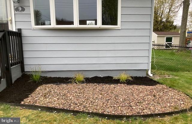 9 Rondon Avenue Berlin, NJ 08009 - Photo 33 of 36 Front landscaping bed