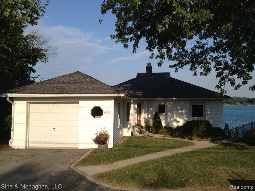 1265 North River Road St. Clair, MI 48079 - Photo 2 of 20 Home view from road