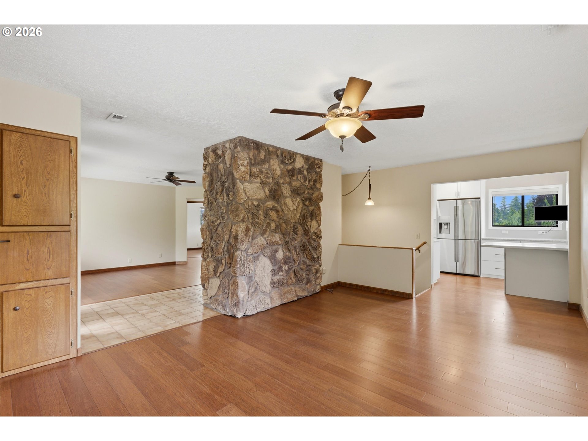 11767 Southeast Wiese Road Damascus, OR 97089 - Photo 7 of 28 Living Room/Entrance