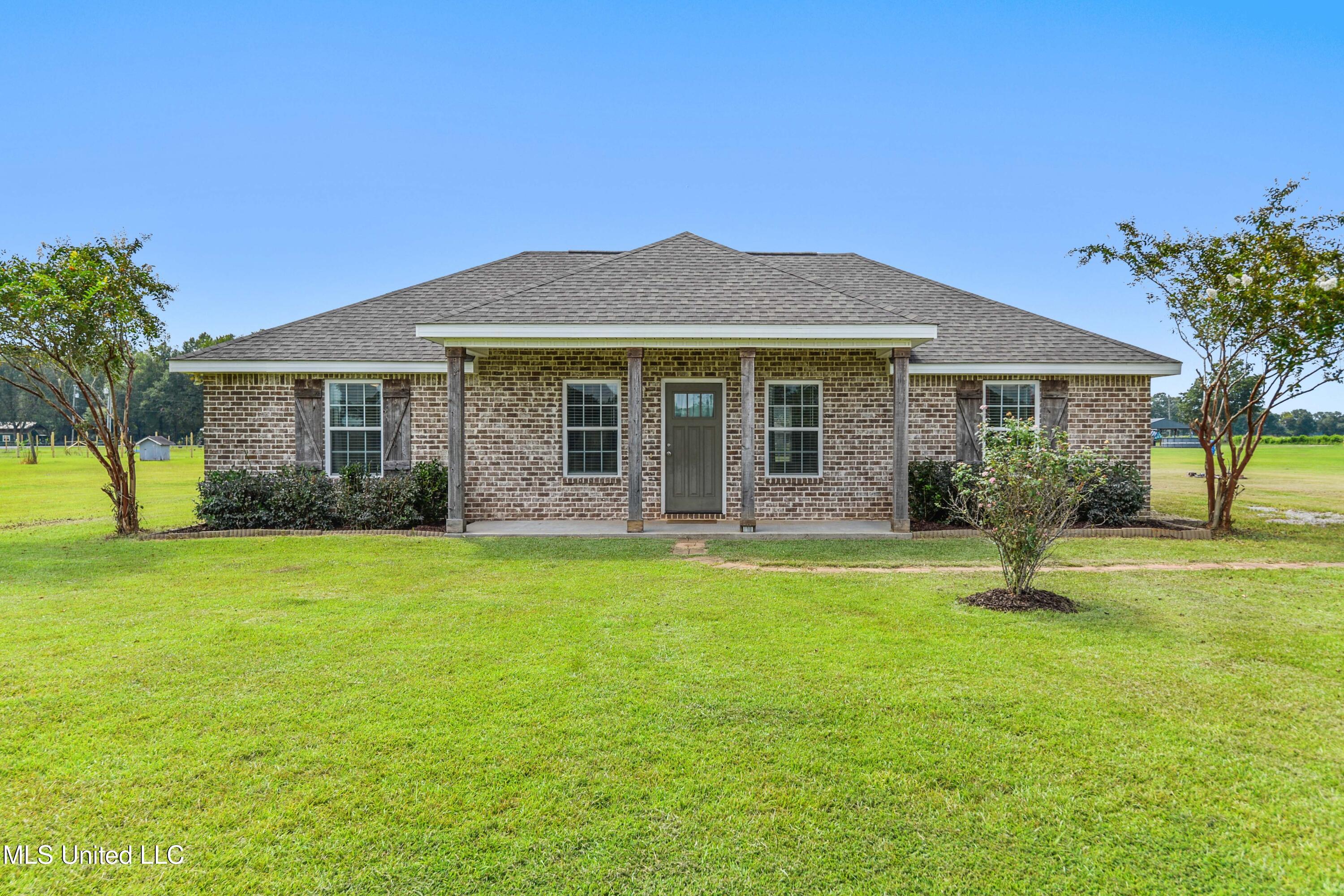 114 Crepemyrtle Lane Lucedale, MS 39452 - Photo 1 of 21 EXTERIOR FRONT