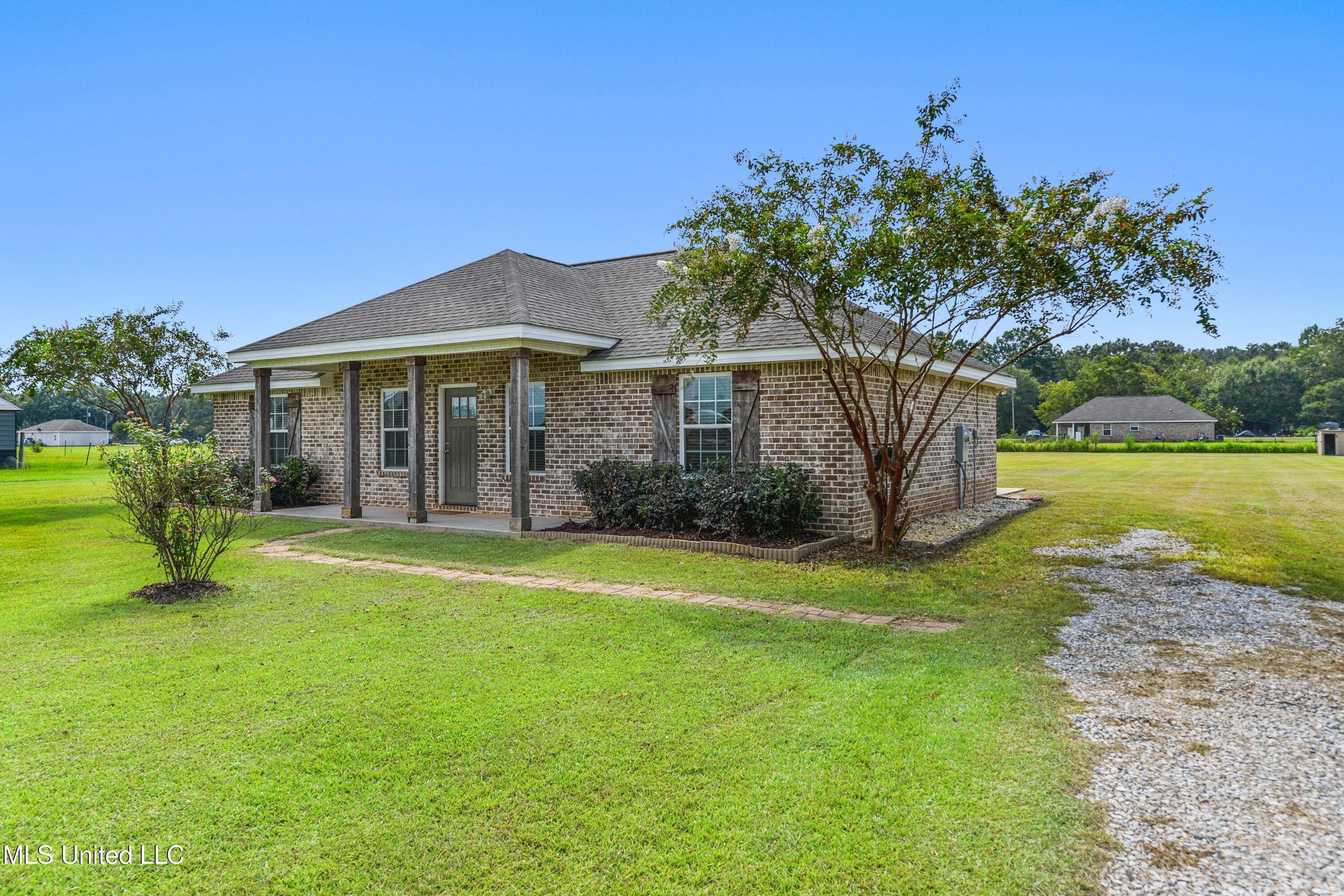 114 Crepemyrtle Lane Lucedale, MS 39452 - Photo 2 of 21 002