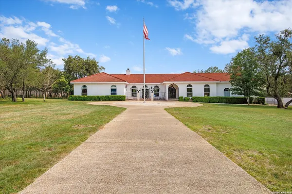 $1,150,000 | 8413 Wembley, Fair Oaks Ranch, TX 78015