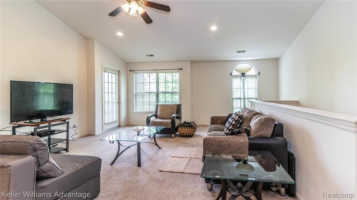 11790 Farmington Road Livonia, MI 48150 - Photo 5 of 32 4_8.jpg