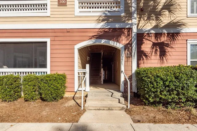 $2,275 | 300 Bucksley Lane, Unit 106, Charleston, SC 29492