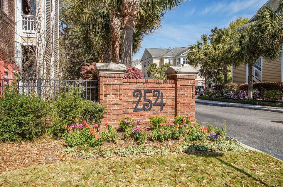 300 Bucksley Lane, Unit 106 Charleston, SC 29492 - Photo 38 of 47 20250205191307952789000000-o
