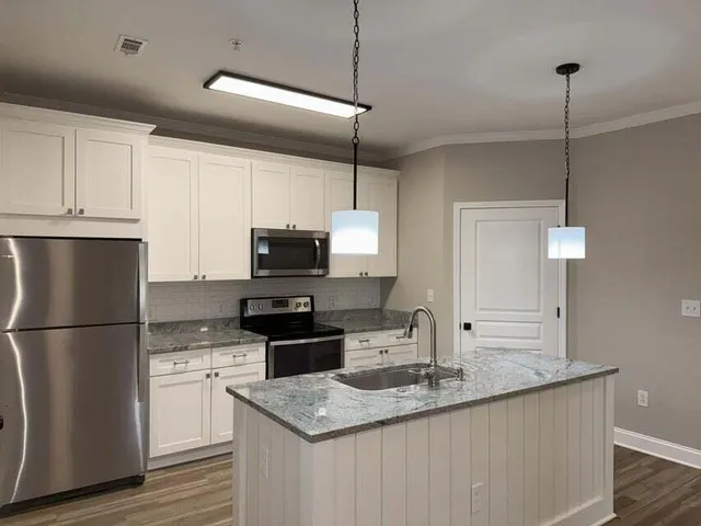 $2,275 | 300 Bucksley Lane, Unit 106, Charleston, SC 29492