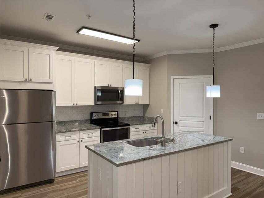 300 Bucksley Lane, Unit 106 Charleston, SC 29492 - Photo 10 of 47 20250207165052511965000000-o