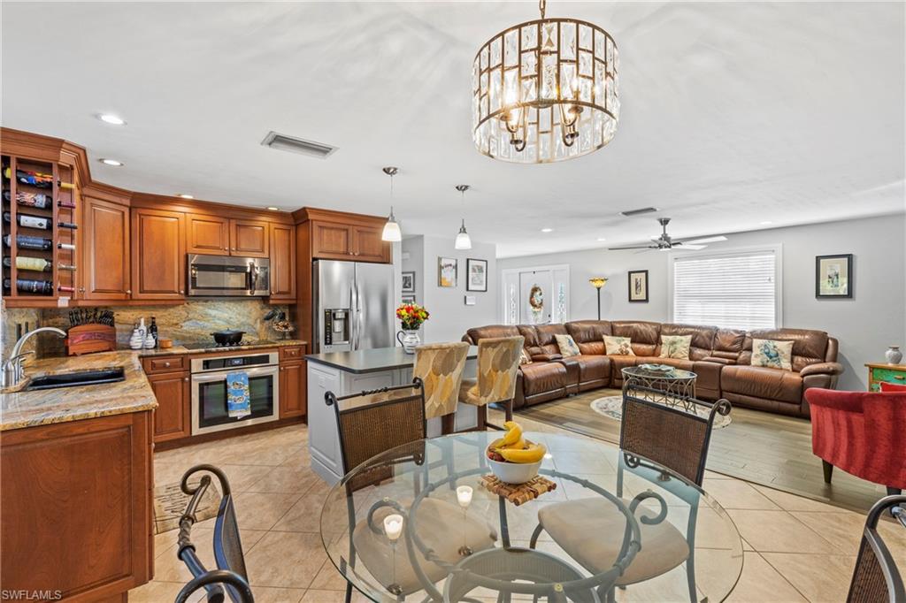 2569 Outrigger Lane Naples, FL 34104 - Photo 4 of 31