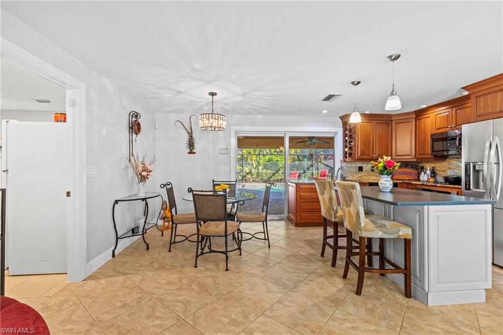 2569 Outrigger Lane Naples, FL 34104 - Photo 8 of 31