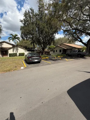 $2,700 | 9850 Northwest 15th Court, Unit 9850, Pembroke Pines, FL 33024