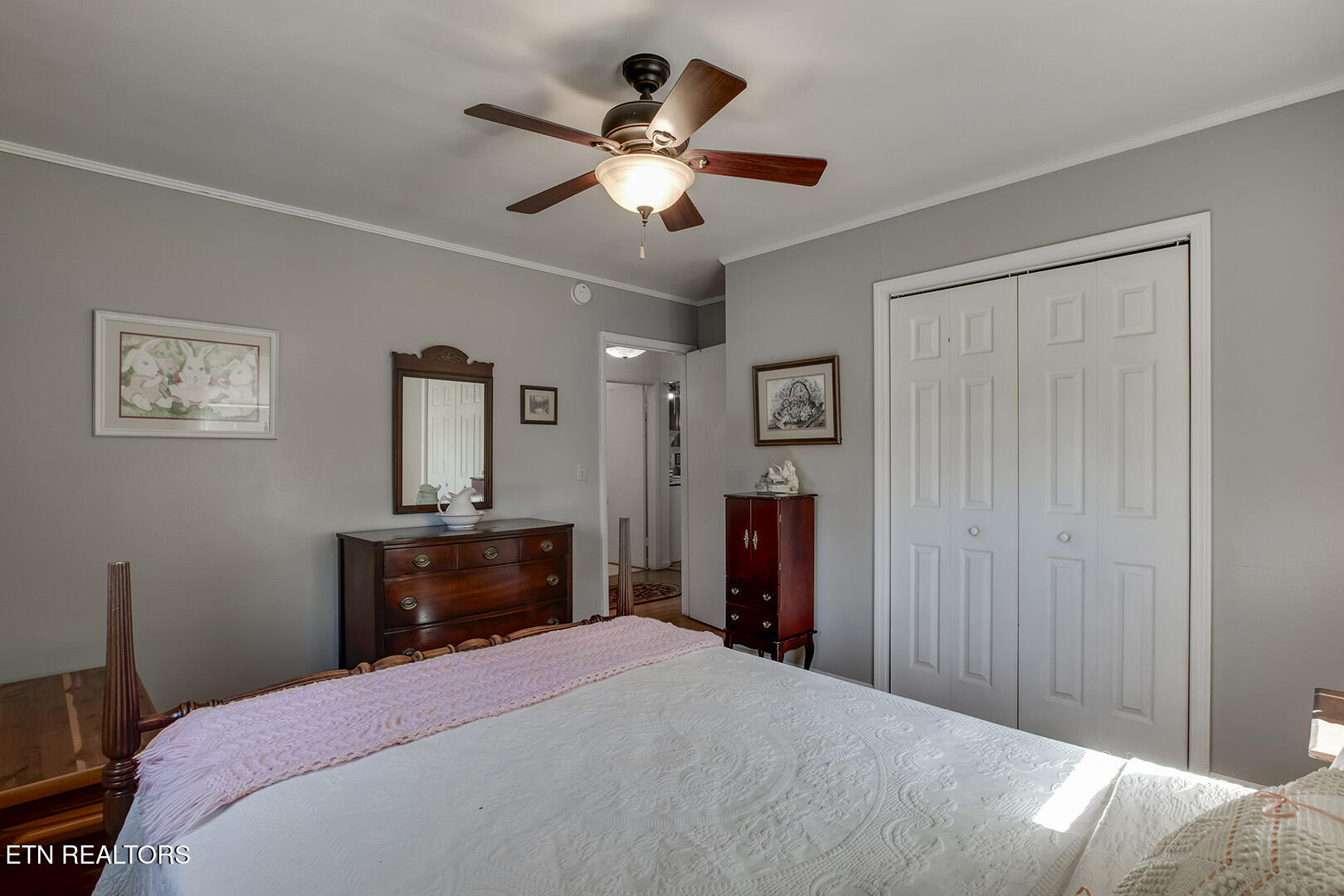 118 Cedar Drive Southeast Decatur, TN 37322 - Photo 19 of 36 19_CedarCircle_118_MasterBedroom02