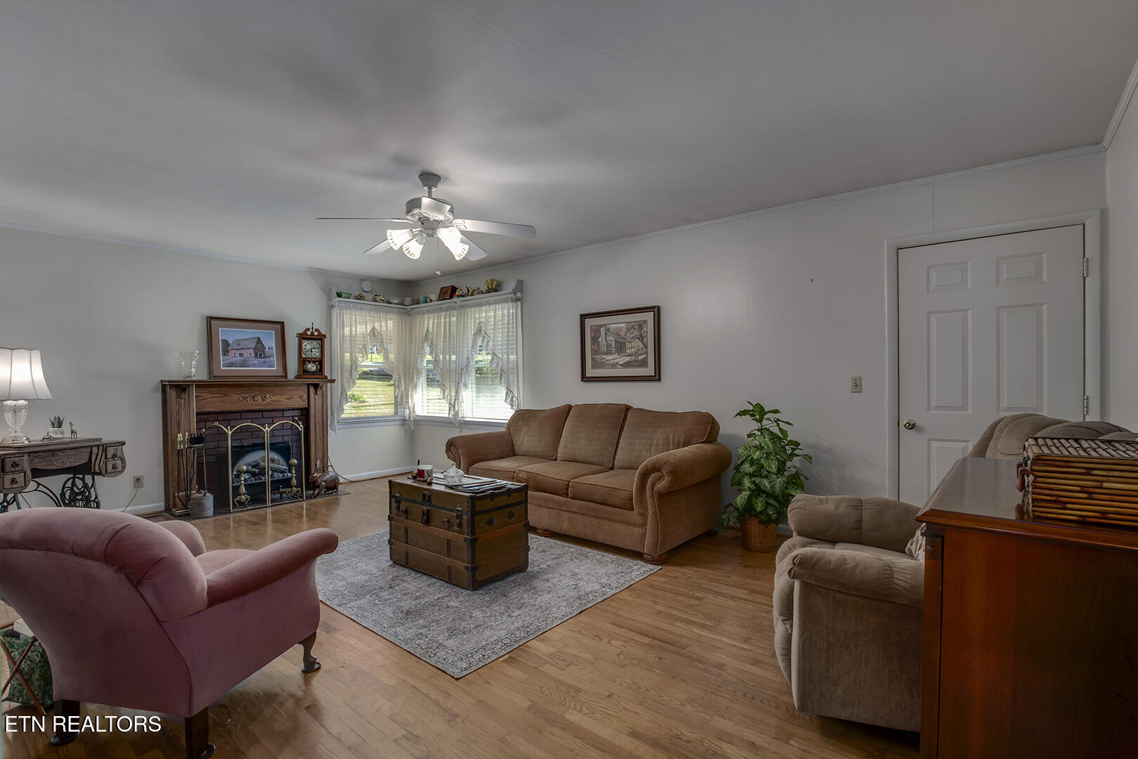 118 Cedar Drive Southeast Decatur, TN 37322 - Photo 7 of 36 07_CedarCircle_118_Living02