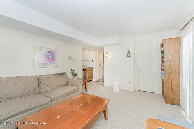 $995,000 | 16 Bowling Green Place | Bulls Head