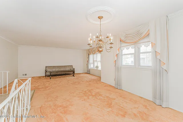 $995,000 | 16 Bowling Green Place | Bulls Head