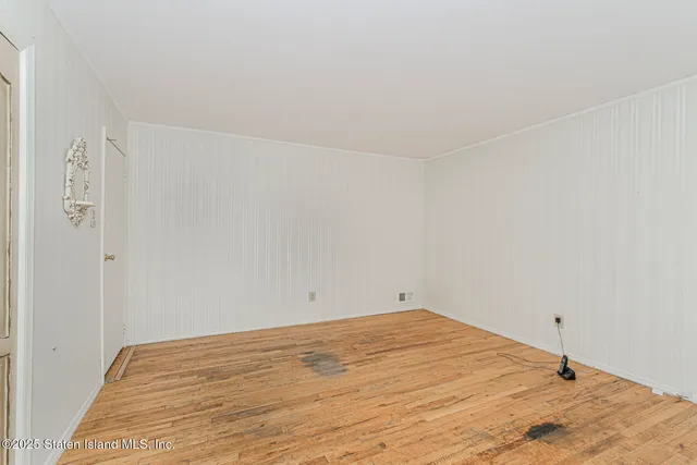 $995,000 | 16 Bowling Green Place | Bulls Head