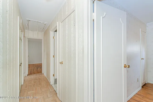 $995,000 | 16 Bowling Green Place | Bulls Head