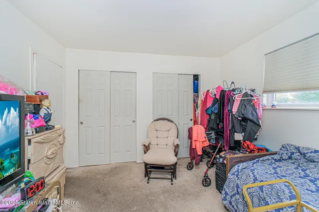 $995,000 | 16 Bowling Green Place | Bulls Head