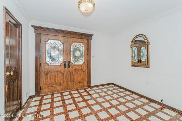 $995,000 | 16 Bowling Green Place | Bulls Head