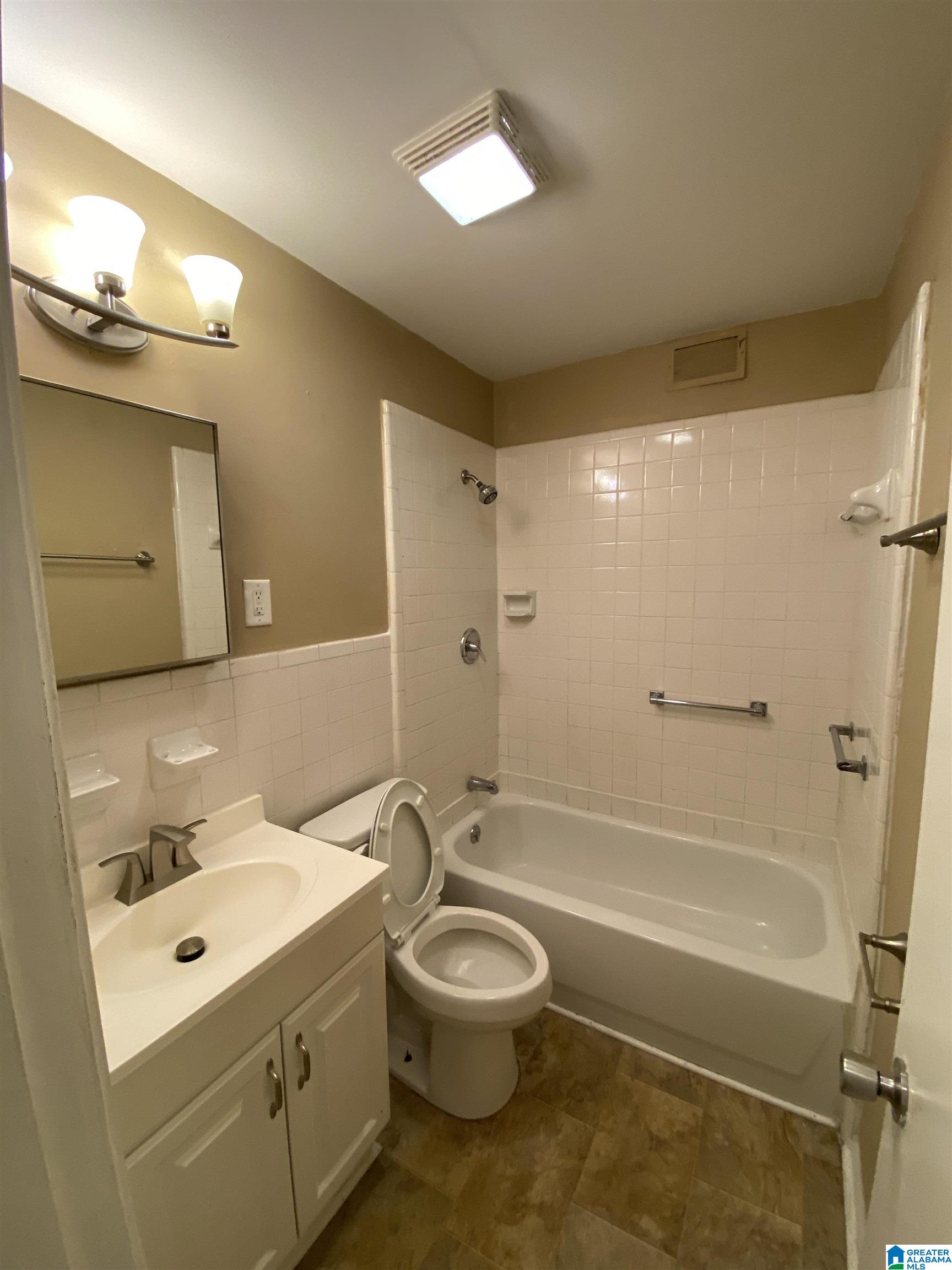 5441 Robin Circle Adamsville, AL 35005 - Photo 11 of 18
