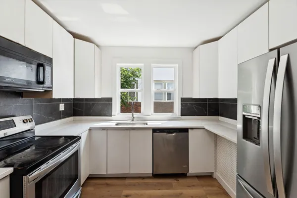 $529,900 | 987 Dayton Avenue, St. Paul, MN 55104