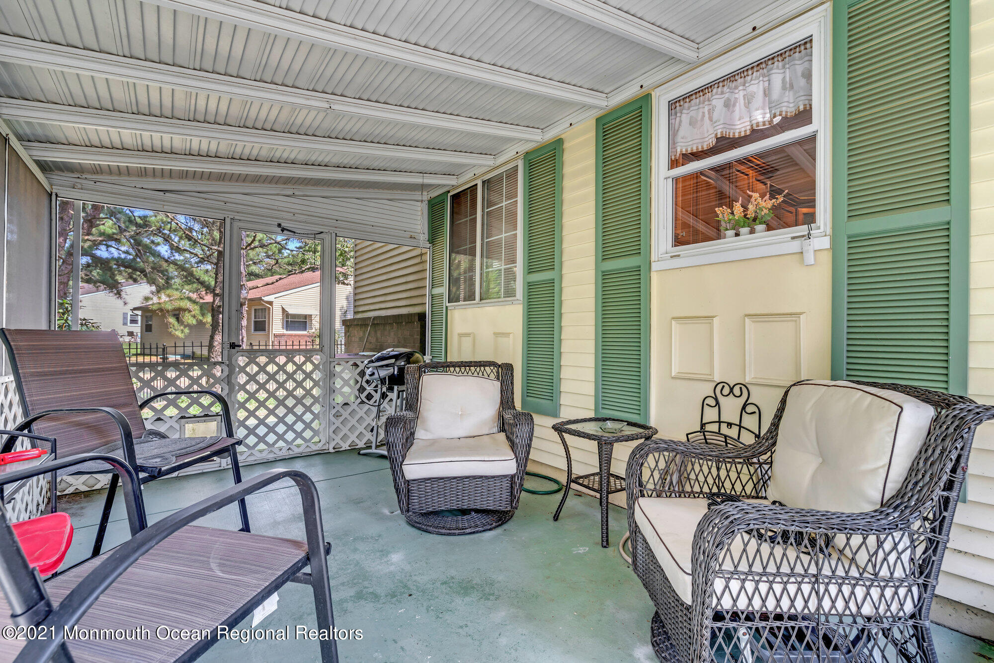 29 A Sunset Road, Unit A Whiting, NJ 08759 - Photo 25 of 40 a living room with furniture and a window