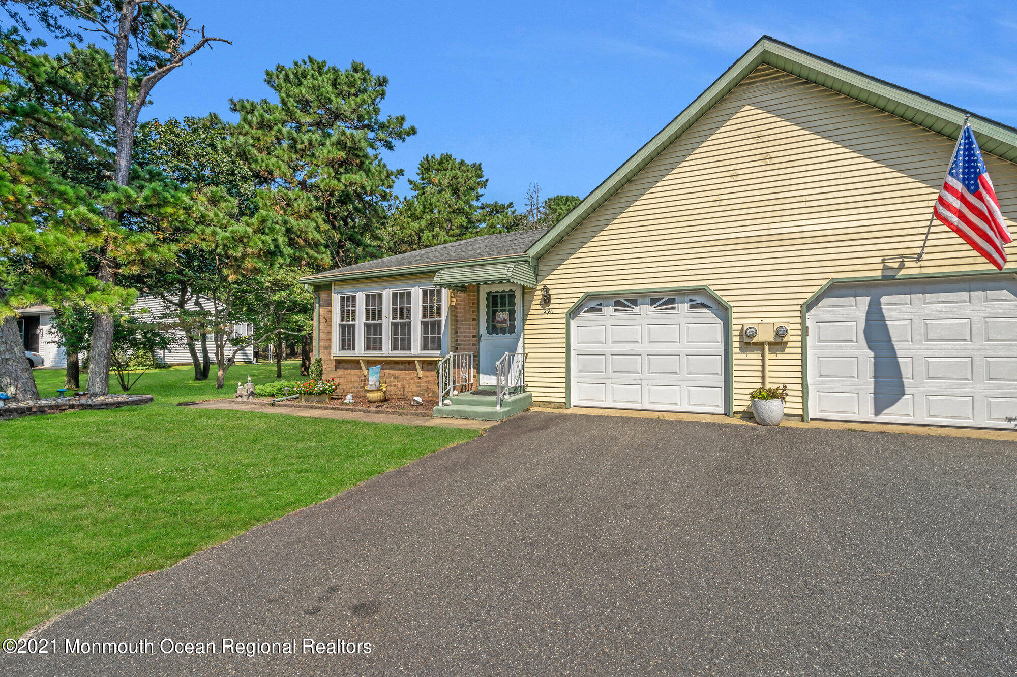 29 A Sunset Road, Unit A Whiting, NJ 08759 - Photo 5 of 40 a view of an house with backyard space and garden