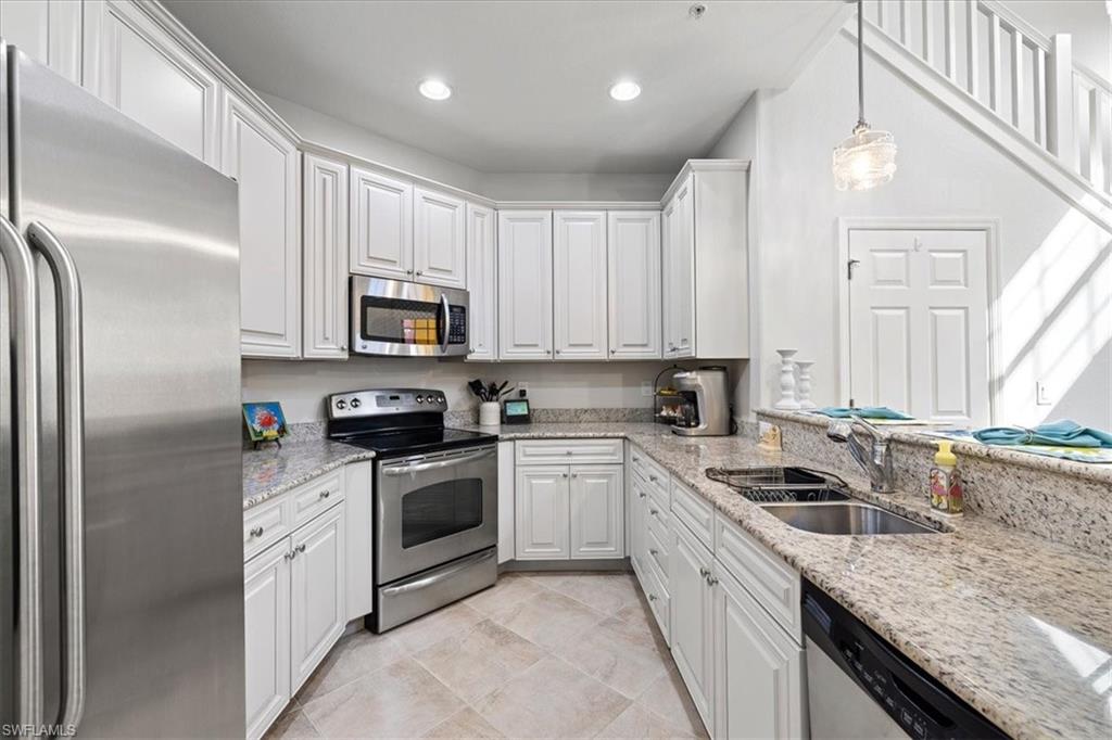 8997 Cambria Circle, Unit 201 Naples, FL 34113 - Photo 4 of 33
