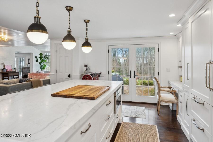 9 Cameron Drive Greenwich, CT 06831 - Photo 15 of 43 a very nice looking kitchen with a large window