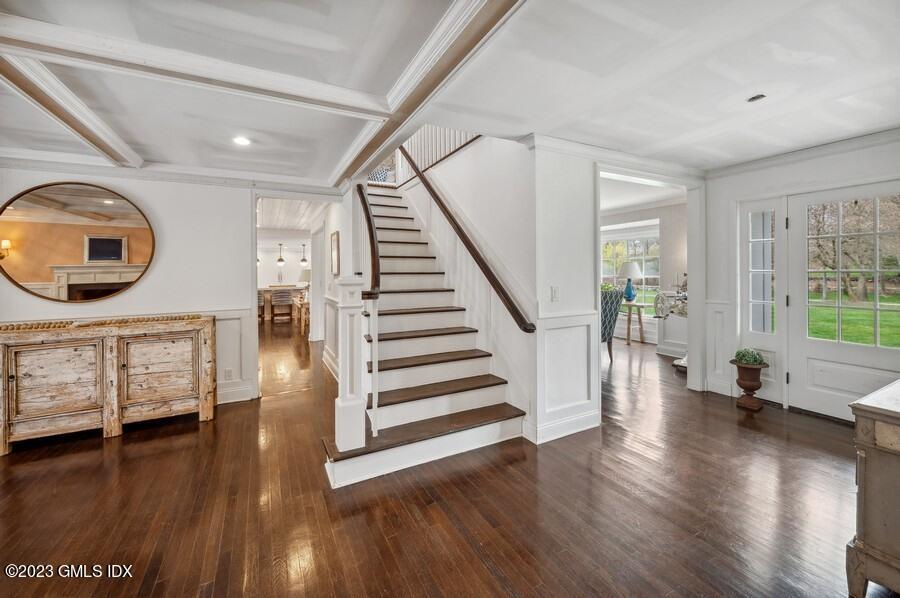 9 Cameron Drive Greenwich, CT 06831 - Photo 5 of 43 a view of livingroom with hardwood floor and workspace