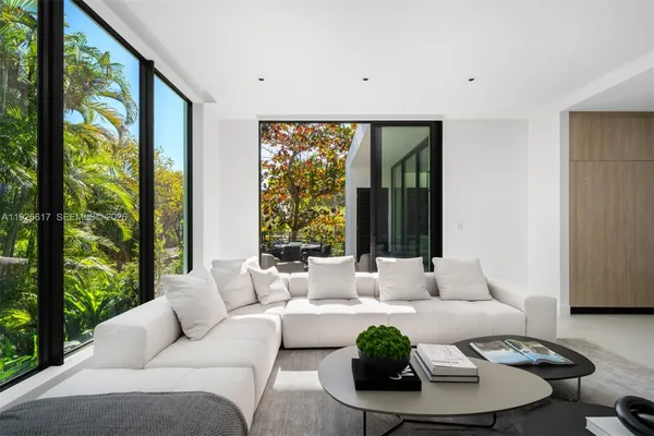 $7,750,000 | 3551 Crystal Court, Miami, FL 33133