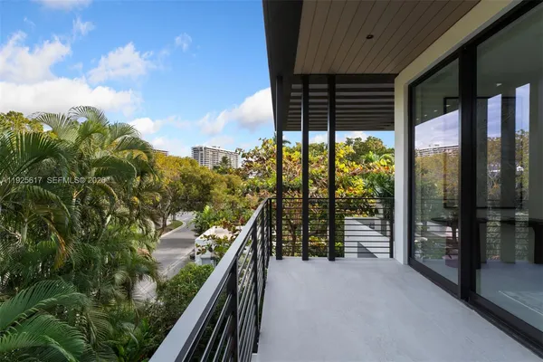 $7,750,000 | 3551 Crystal Court, Miami, FL 33133
