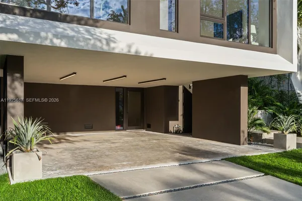 $7,750,000 | 3551 Crystal Court, Miami, FL 33133