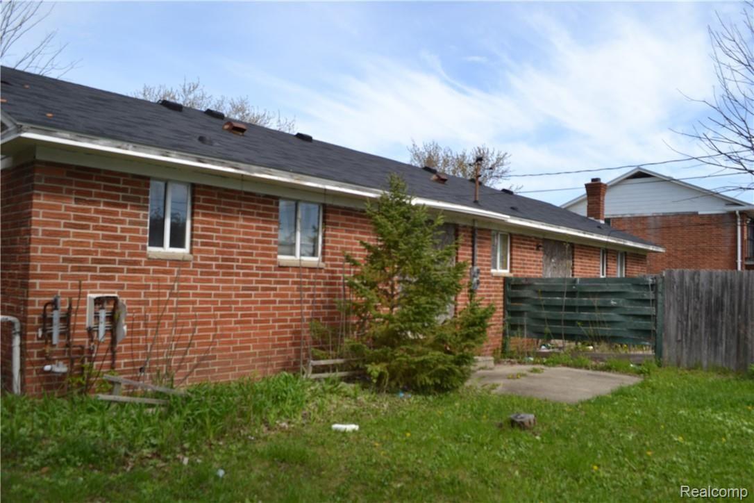 3486 Ridgecliffe Drive Flint, MI 48532 - Photo 2 of 9 DSC_1106.JPG
