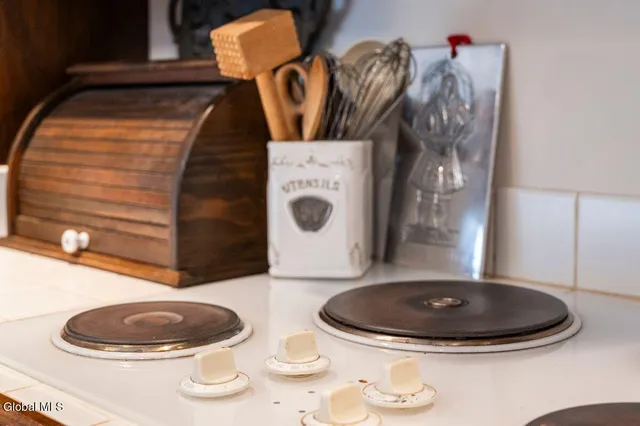 $624,000 | 96 Hunter Lane, Queensbury, NY 12804