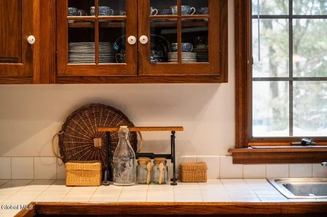 $624,000 | 96 Hunter Lane, Queensbury, NY 12804