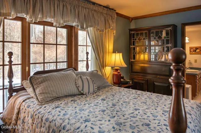 $624,000 | 96 Hunter Lane, Queensbury, NY 12804