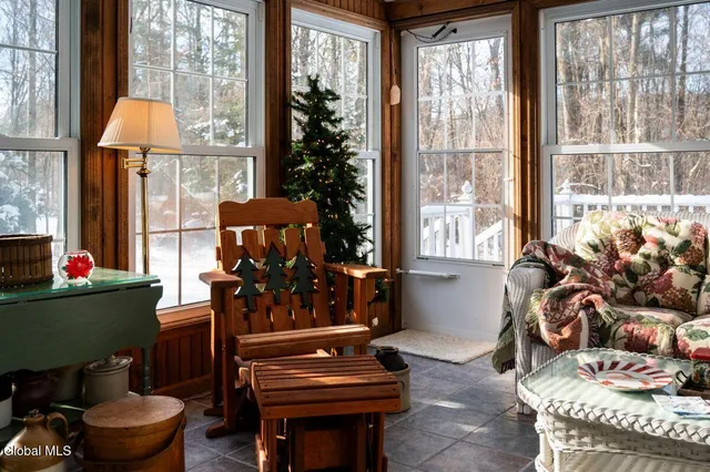 $624,000 | 96 Hunter Lane, Queensbury, NY 12804