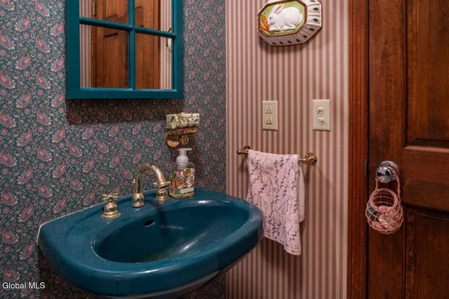 $624,000 | 96 Hunter Lane, Queensbury, NY 12804