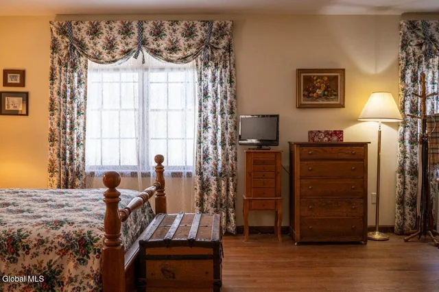 $624,000 | 96 Hunter Lane, Queensbury, NY 12804