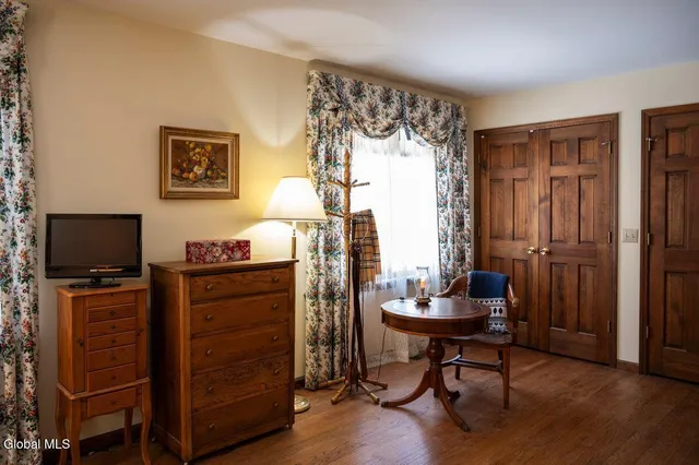 $624,000 | 96 Hunter Lane, Queensbury, NY 12804