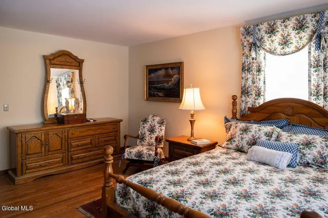 $624,000 | 96 Hunter Lane, Queensbury, NY 12804