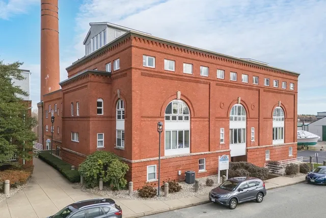 a car parked in front of a building