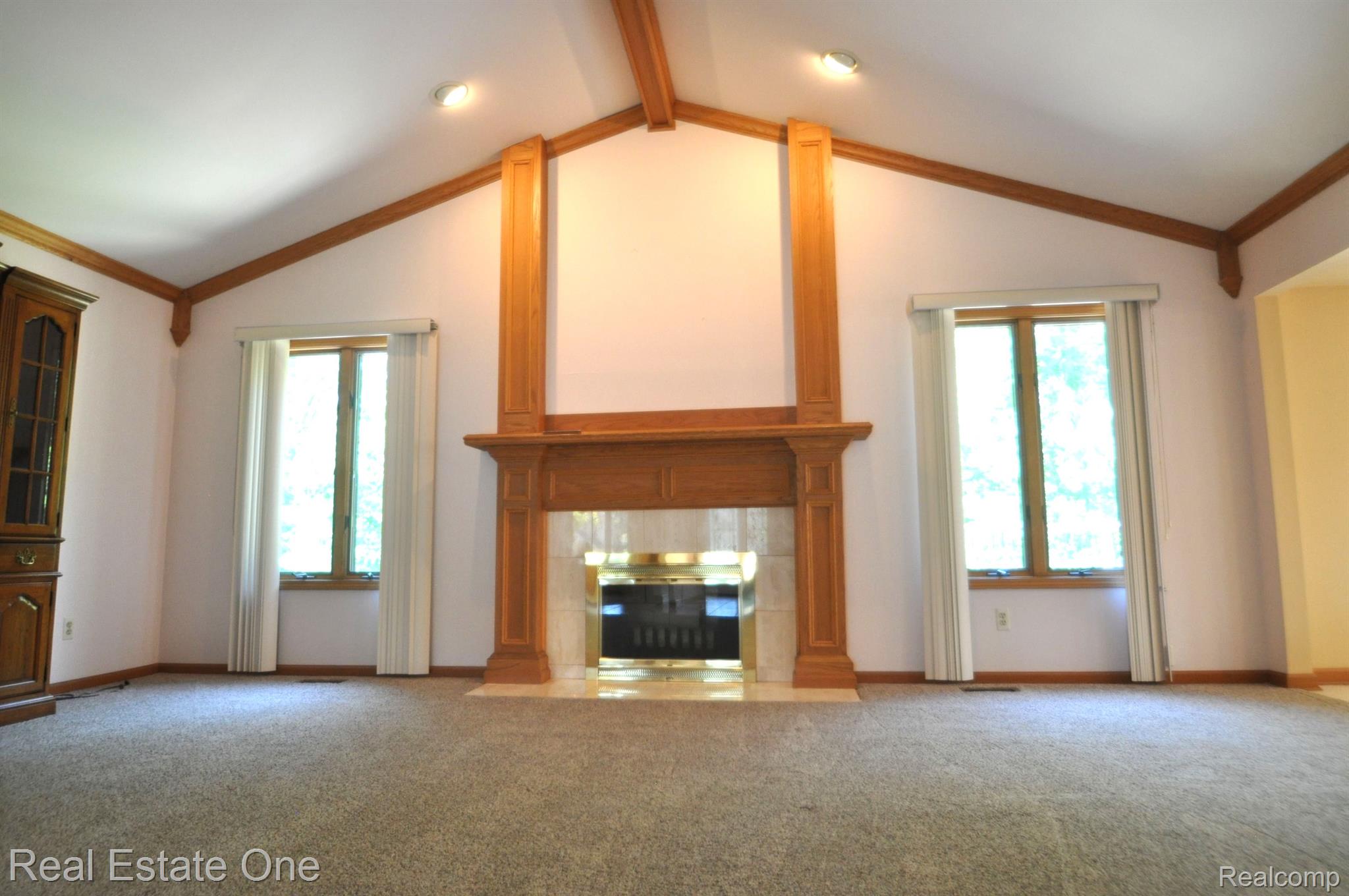 2185 Clinton View Circle Rochester, MI 48309 - Photo 9 of 36 Gallery Image 9
