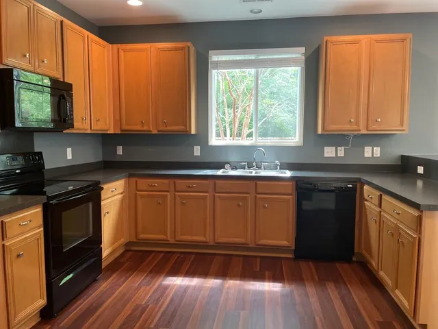 $1,900 | 8806 Shadowglen Drive, North Charleston, SC 29420