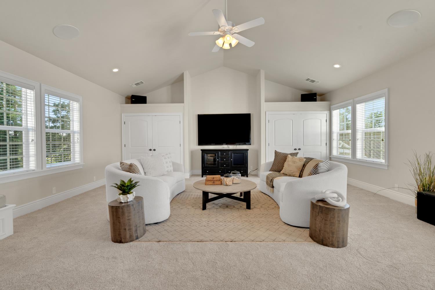 2905 Virginiatown Road Lincoln, CA 95648 - Photo 34 of 86 Spacious room featuring vaulted ceilings, recessed lighting, and a ceiling fan
