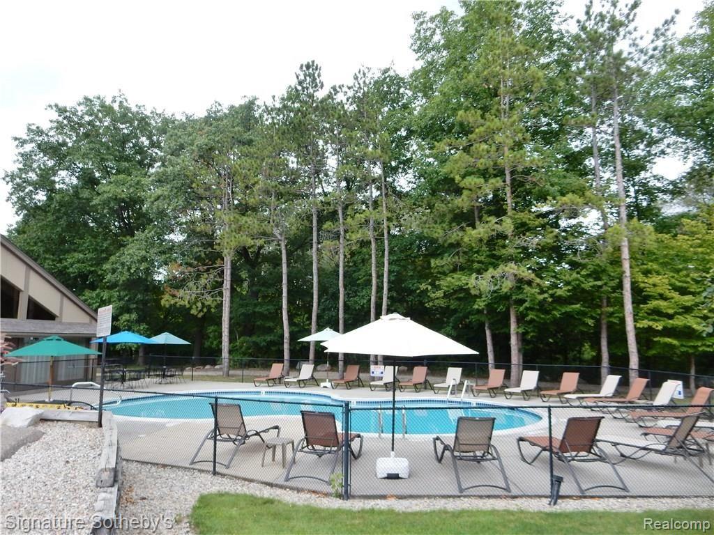 1907 Allenway Court, Unit 99 Rochester Hills, MI 48309 - Photo 7 of 20